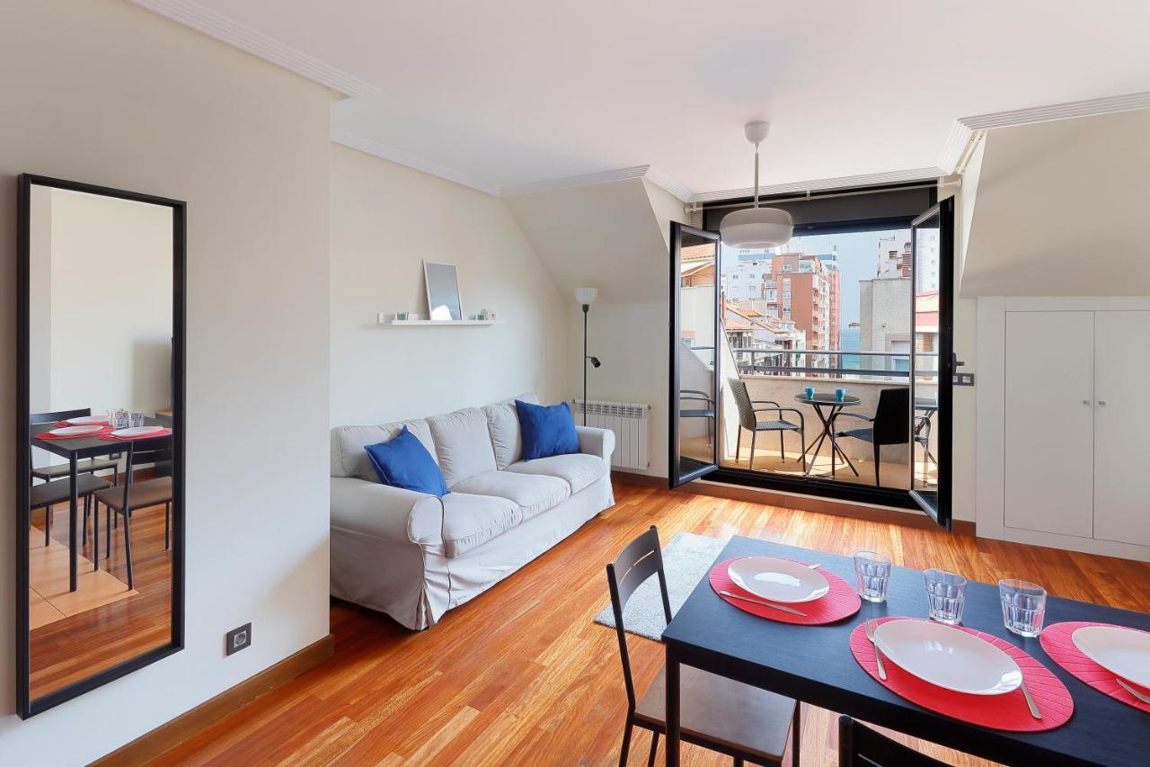 Atico Con Terraza, Vistas Al Mar Y Parking En Playa De S Lorenzo Хихон Экстерьер фото