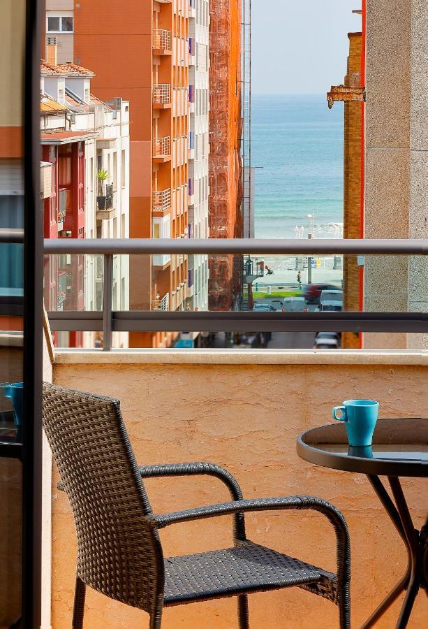 Atico Con Terraza, Vistas Al Mar Y Parking En Playa De S Lorenzo Хихон Экстерьер фото